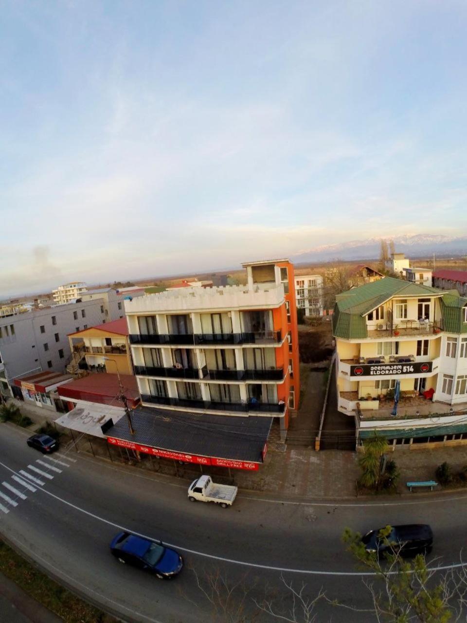 Гостевой дом Golden Lion Кобулети Экстерьер фото